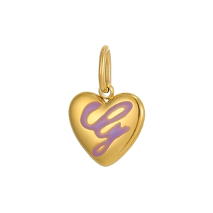 Vue détaillée d'un pendentif cœur doré avec une lettre y violette sur fond blanc
