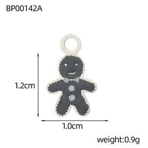 Détail du pendentif bonhomme de pain d'épices avec émail noir et dimensions pour bijoux DIY