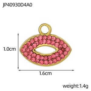 Lip-shaped gold pendant with pink rhinestones and dimensions showing width of 1.6cm