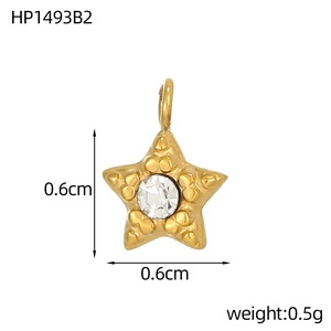 Detailaufnahme des 0,6 cm Gold-Sternanhängers mit Zirkonia und Größenabmessungen