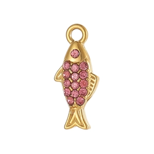 Gedetailleerd beeld van een goud vergulde tropische visbedel met roze zirkoon voor sieraden