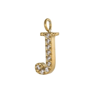 Détail du pendentif lettre J dorée orné de zircons blancs sertis avec soin