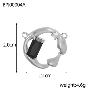Detailansicht der Größe: Silberner Anhänger mit schwarzem Edelstein und Diamant