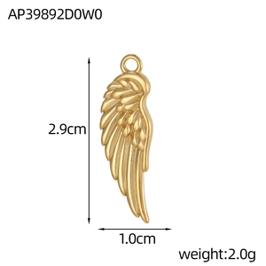 Golden wing pendant charm for DIY jewelry with size measurements 2.9cm by 1.0cm