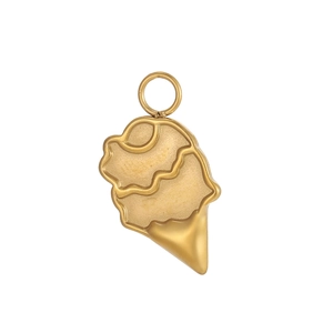Detail des goldenen Eiscreme-Anhängers mit matten Kugeln und poliertem Waffel-Finish