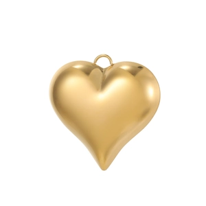 Gepolijste gouden hartvormige hanger met gladde spiegelafwerking en ronde metalen ring