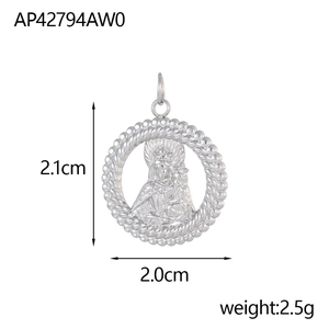 Vue détaillée du pendentif ovale Vierge Marie avec dimensions 2,1 cm de hauteur et 2,0 cm