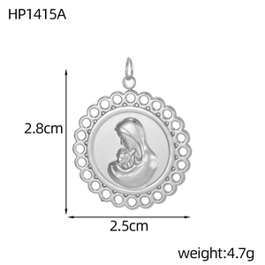 Détail du pendentif ovale Vierge Marie avec dimensions 2,8cm x 2,5cm en fini argent