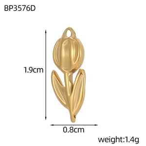 Dettagli del ciondolo a tulipano con dimensioni 1,9 cm di altezza e 0,8 cm di larghezza