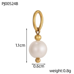 Close-up of a gold star pearl pendant with 1.1cm height and 0.6cm width dimensions