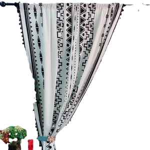 Cortina bohemia de algodón y lino con patrones negros y flecos para ventana de cocina