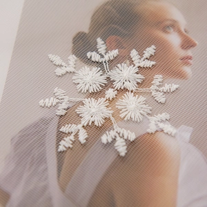 Nappe en dentelle blanche avec broderie de flocon pour décoration rustique et photographie
