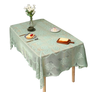 Nappe rectangulaire moderne en dentelle vert clair avec broderie florale pour table à manger