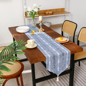 Nordic Style Handwoven Table Runner Polyester Cotton Linen Texture Striped Geometric Pattern With Tassels For Dining Table Home Decor
