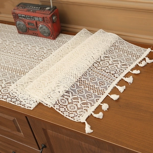 Retro Crochet Lace Table Runner With Tassels Hollow Out Floral Geometric Pattern Beige Polyester Table Decor For Wedding Party