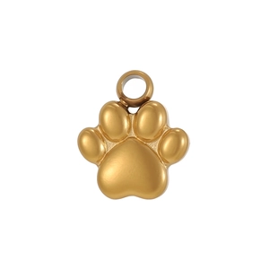 Vue détaillée du pendentif empreinte d'animal en acier inoxydable doré brillant