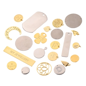 Polished stainless steel geometric pendants collection in gold and silver finish