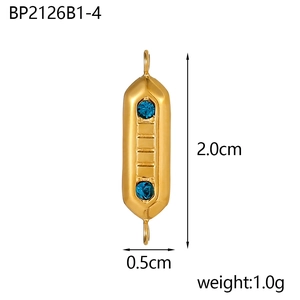 Dettaglio del ciondolo a capsula bohémien con cristalli blu e misure di 2,0x0,5cm