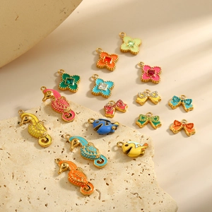 Pendentifs en émail doré avec hippocampe, trèfle et poissons pour bijoux DIY créatifs