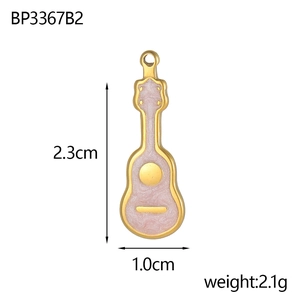 Detailed dimensions of guitar pendant featuring golden plating and pink enamel finish