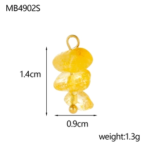 Macro shot of irregular yellow crystal stone pendant with dimensions and weight info