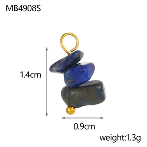 Detailed view of colorful raw stone pendant with dimensions 1.4cm and weight 1.3g