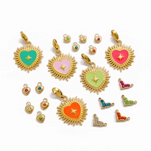 Vintage Herzanhänger aus farbigem Emaille und Gold mit Karabinern für DIY-Schmuck