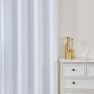 Rideau jacquard blanc aux motifs de feuilles et décoration intérieure élégante
