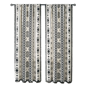Tende bohémien in cotone e lino con stampa geometrica e nappe decorative ai bordi