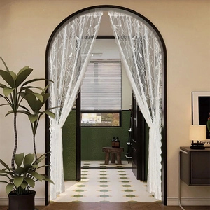 Rideau de porte en dentelle blanche avec motifs de branches et d'oiseaux pour un style élégant