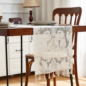 Vintage Lace Table Runner With Tassels American Style Hollow Floral Pattern Cream Black Decorative Table Cloth For Dining Wedding Party Home Decor