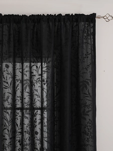 Detail von schwarzem Spitzenvorhang mit Blumenmuster und Stangendurchzug-Stil