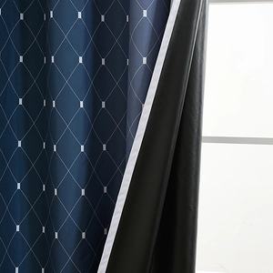 Rideau occultant bleu foncé avec motif de losanges blancs et isolation thermique
