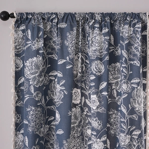 Rideaux de luxe rétro bleu-gris avec motifs floraux et détails de franges à pompons