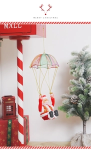 Décoration de Père Noël en parachute avec voile irisée et arrière-plan de Noël