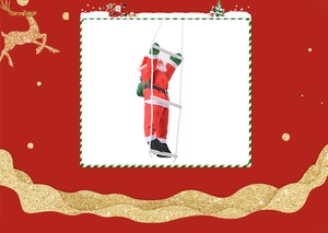 Dettaglio di Babbo Natale in peluche da 50 cm che sale su una scala a corda bianca