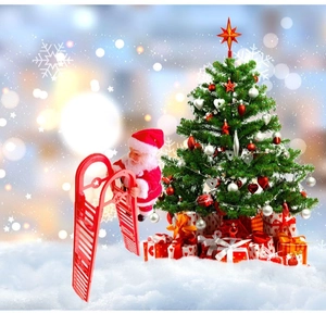 Père Noël électrique grimpant à l'échelle avec sapin de Noël et boîtes cadeaux décoratives