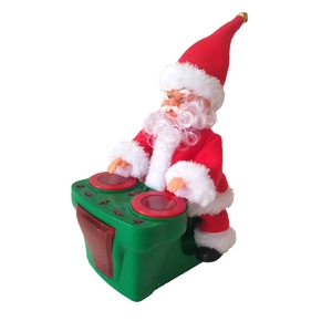 Père Noël DJ électrique sur socle vert jouant de la musique avec plateau tournant rouge
