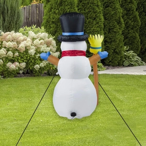 Dettaglio del pupazzo di neve gonfiabile da 1,2 m con LED e picchetti per decoro esterno