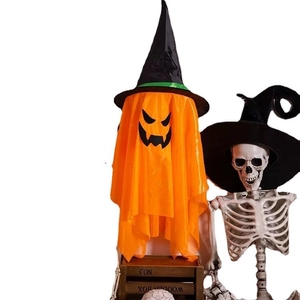 Set decorativo Halloween con fantasma luminoso, spirito zucca arancione e scheletro