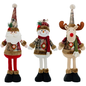 Drie uitschuifbare kerstknuffels met de kerstman, een sneeuwpop en een eland in rood en groen