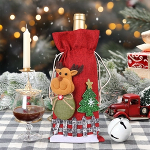 Copribottiglia di vino in juta con renna 3D e decoro albero di Natale con paillettes