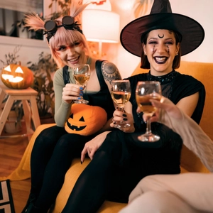 Steampunk goggles and witch hat set for a festive Halloween party costume look