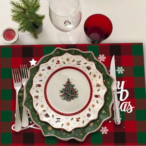 Set de table de Noël à carreaux rouges et verts avec service de table festif