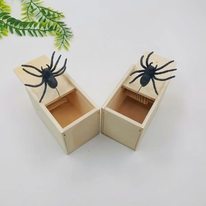 Halloween spider prank box 2-pack wooden jump scare toy for festive tricking