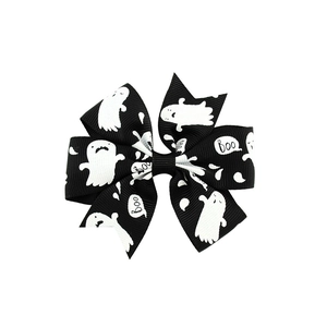 Pince à cheveux Halloween en gros-grain avec motifs fantômes noirs et texte Boo sur blanc