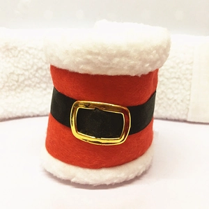 Rond de serviette de Noël en peluche rouge avec boucle de ceinture de Père Noël