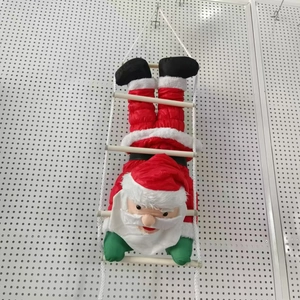 Père Noël rigolo grimpant sur une échelle de bois à six niveaux pour décoration