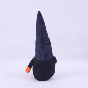 Vue arrière du gnome d'Halloween avec un bonnet bleu pointu et un corps noir rembourré