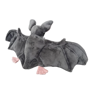 Chauve-souris en peluche gris foncé avec ailes déployées pour cadeau de Halloween décor